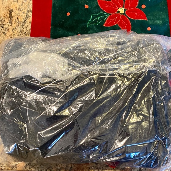 Lauren Conrad BLACK FAUX FUR ALLOVER BOOTIE SLIPPERS-SIZE M(7-8) NWTs sealed - Picture 6 of 8